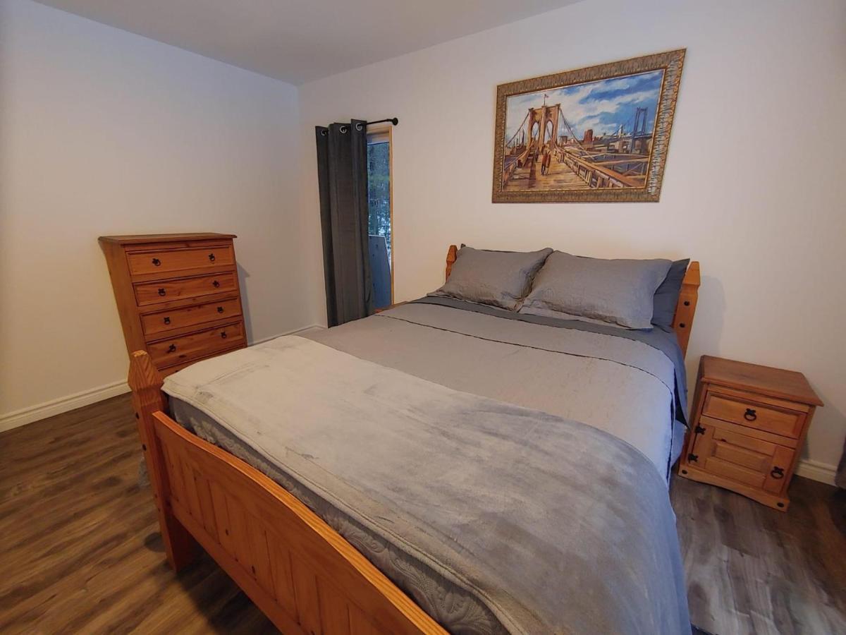 Les Chalets Double K # 1 Saint-Alexis-des-Monts Esterno foto